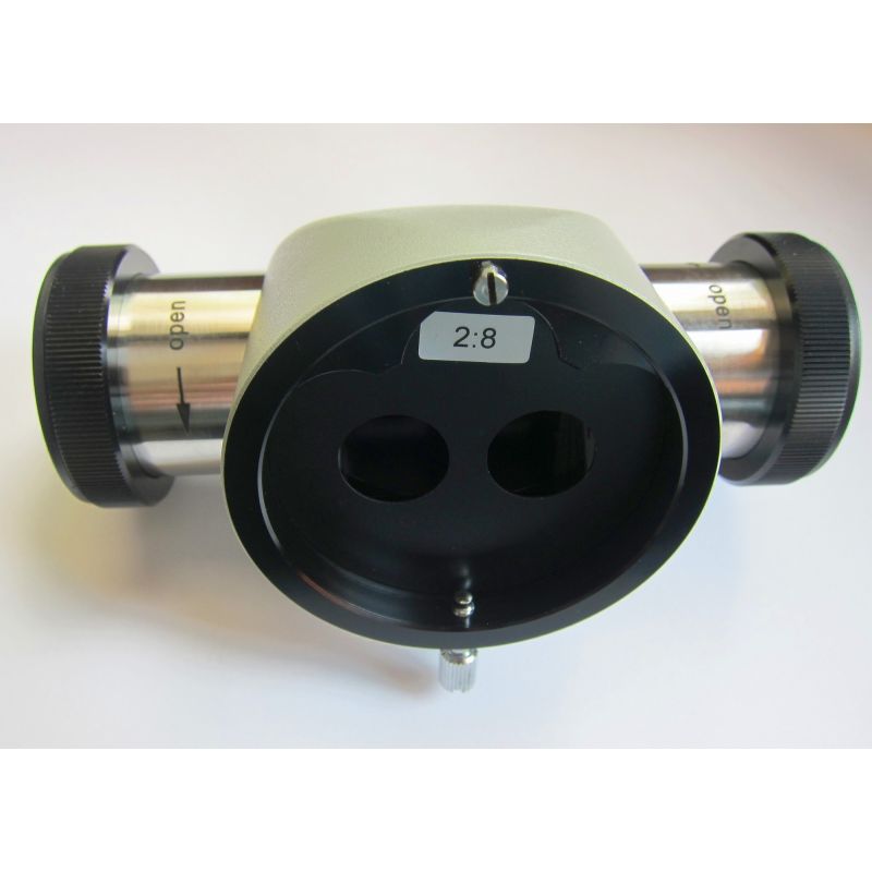 Dublu beam splitter cu extender pentru microscop